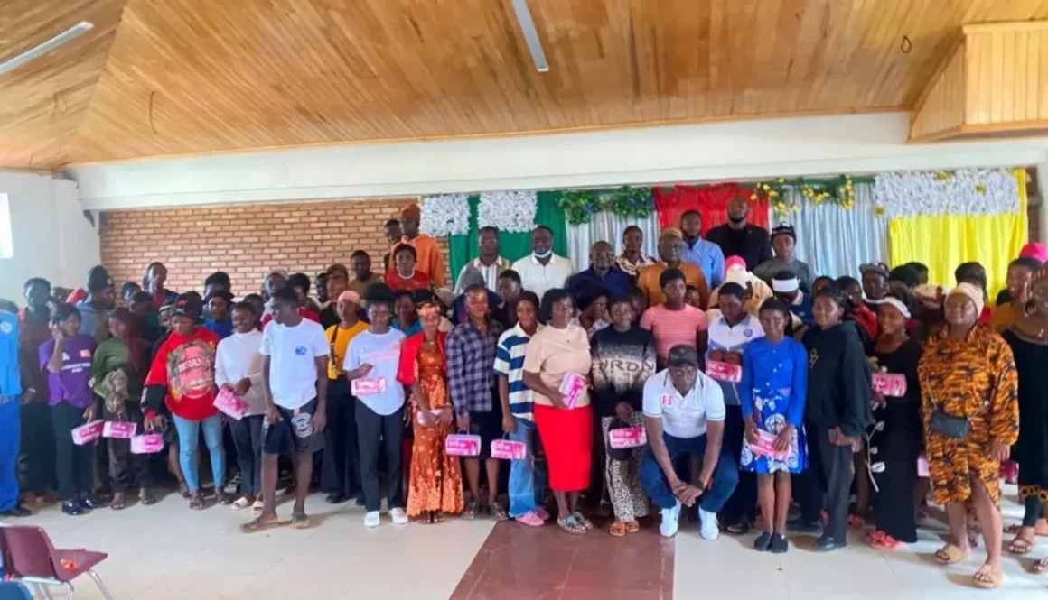 Distribution of welfare packages to female students. 2026 Holiday Employment Program with Celebration